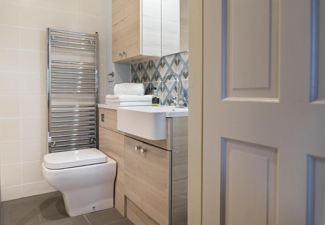 Neuadd B&B Suites 克里克豪厄尔 外观 照片