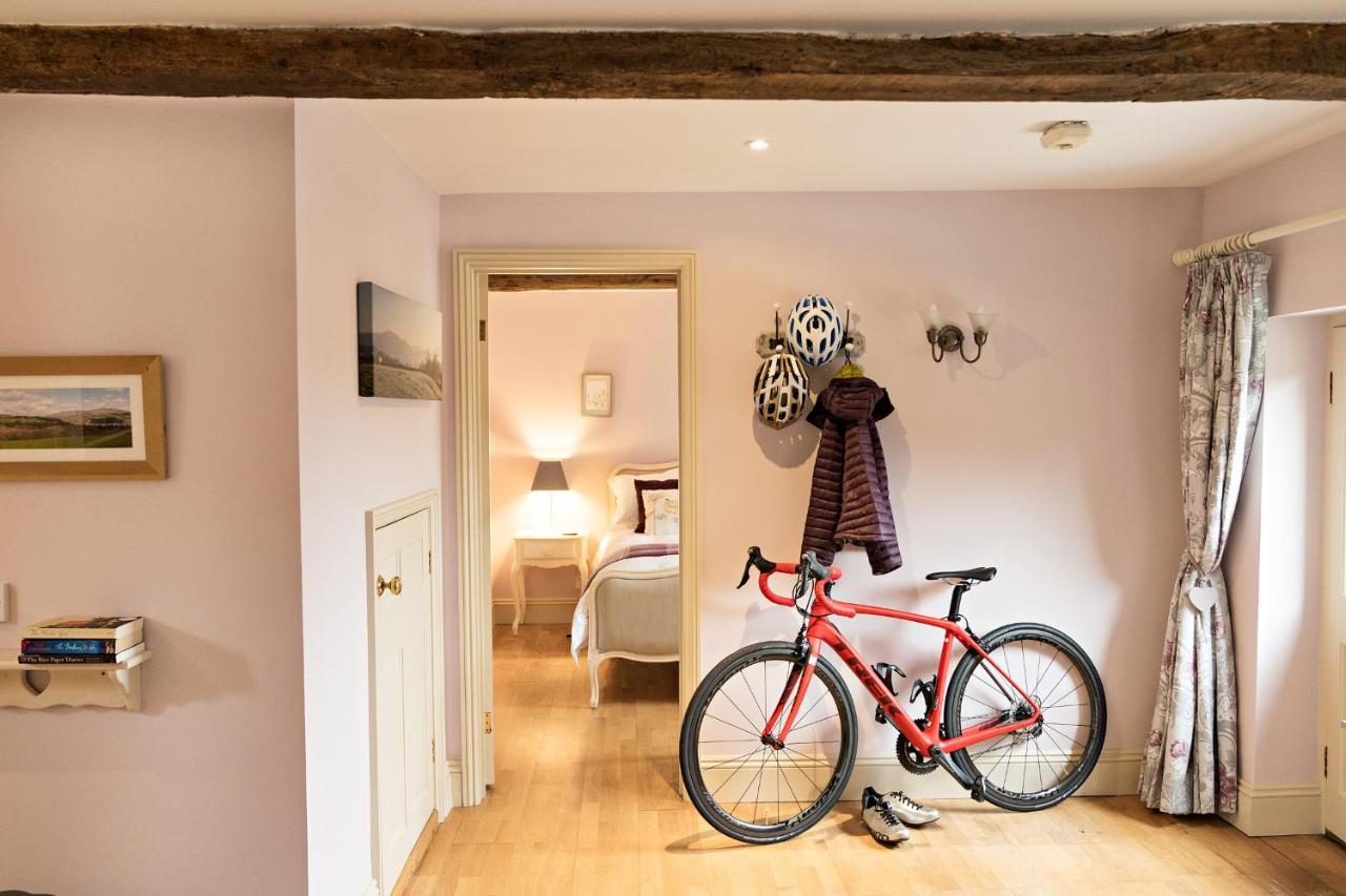 Neuadd B&B Suites 克里克豪厄尔 外观 照片