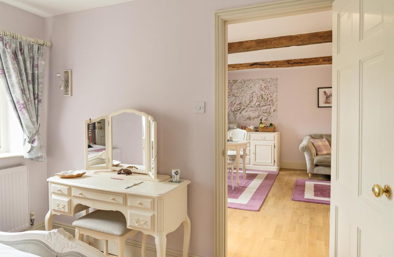 Neuadd B&B Suites 克里克豪厄尔 外观 照片