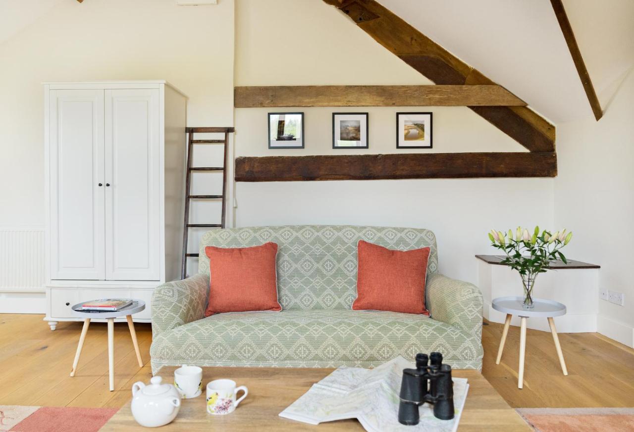 Neuadd B&B Suites 克里克豪厄尔 外观 照片