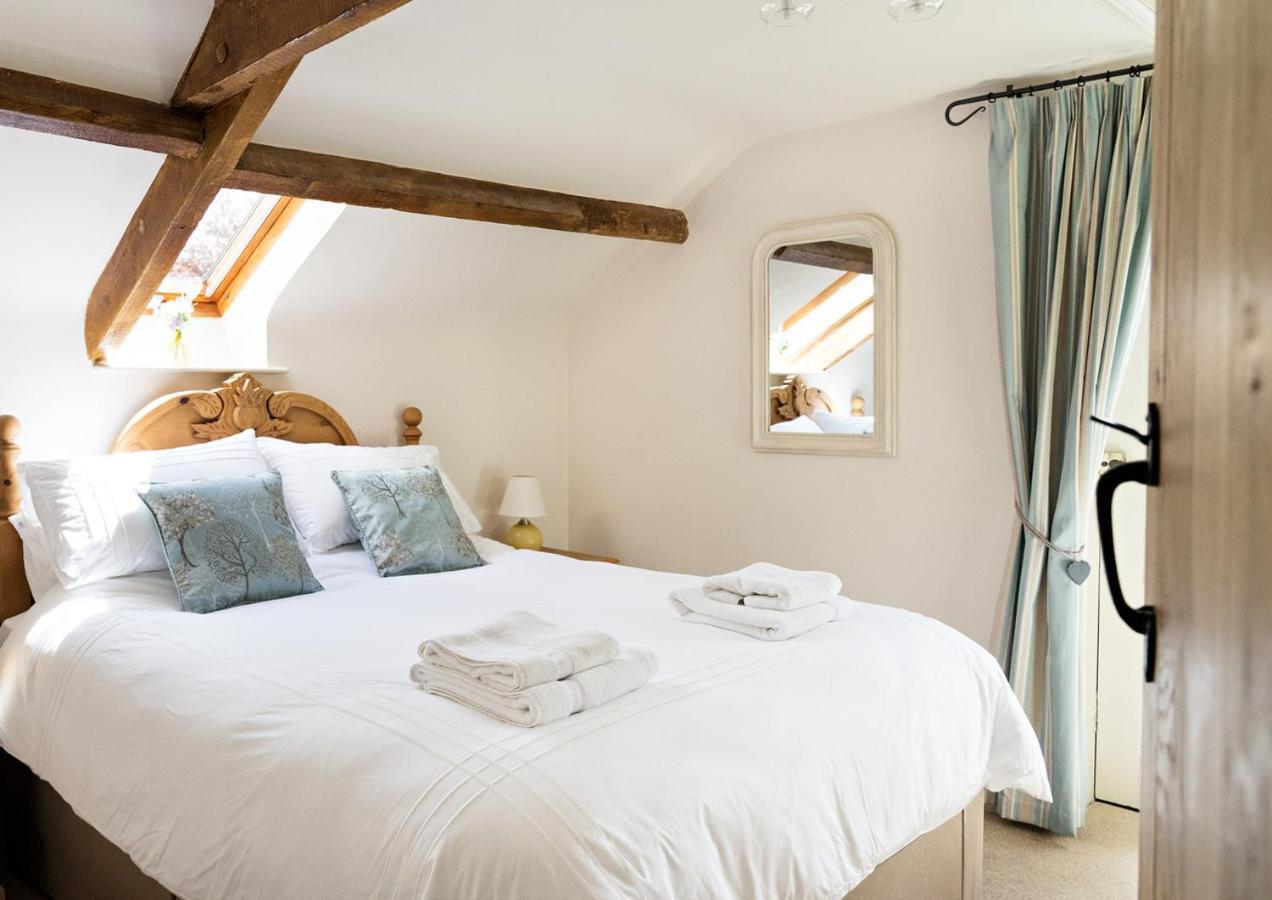 Neuadd B&B Suites 克里克豪厄尔 外观 照片