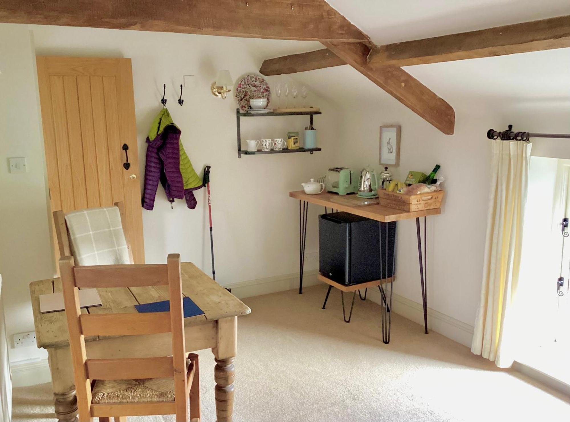 Neuadd B&B Suites 克里克豪厄尔 外观 照片